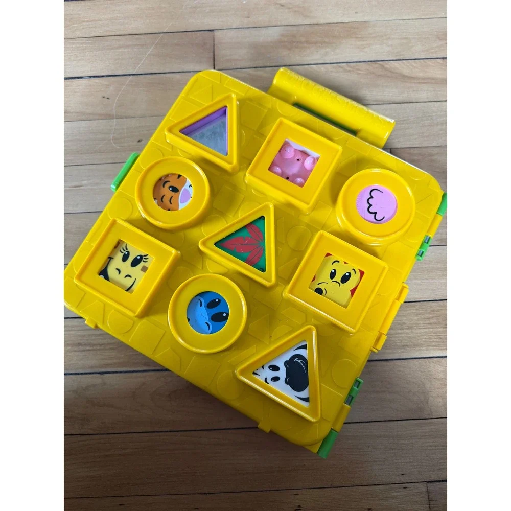 Playskool Blocksters Block Spot Farm Jungle travel case motor development toy‎